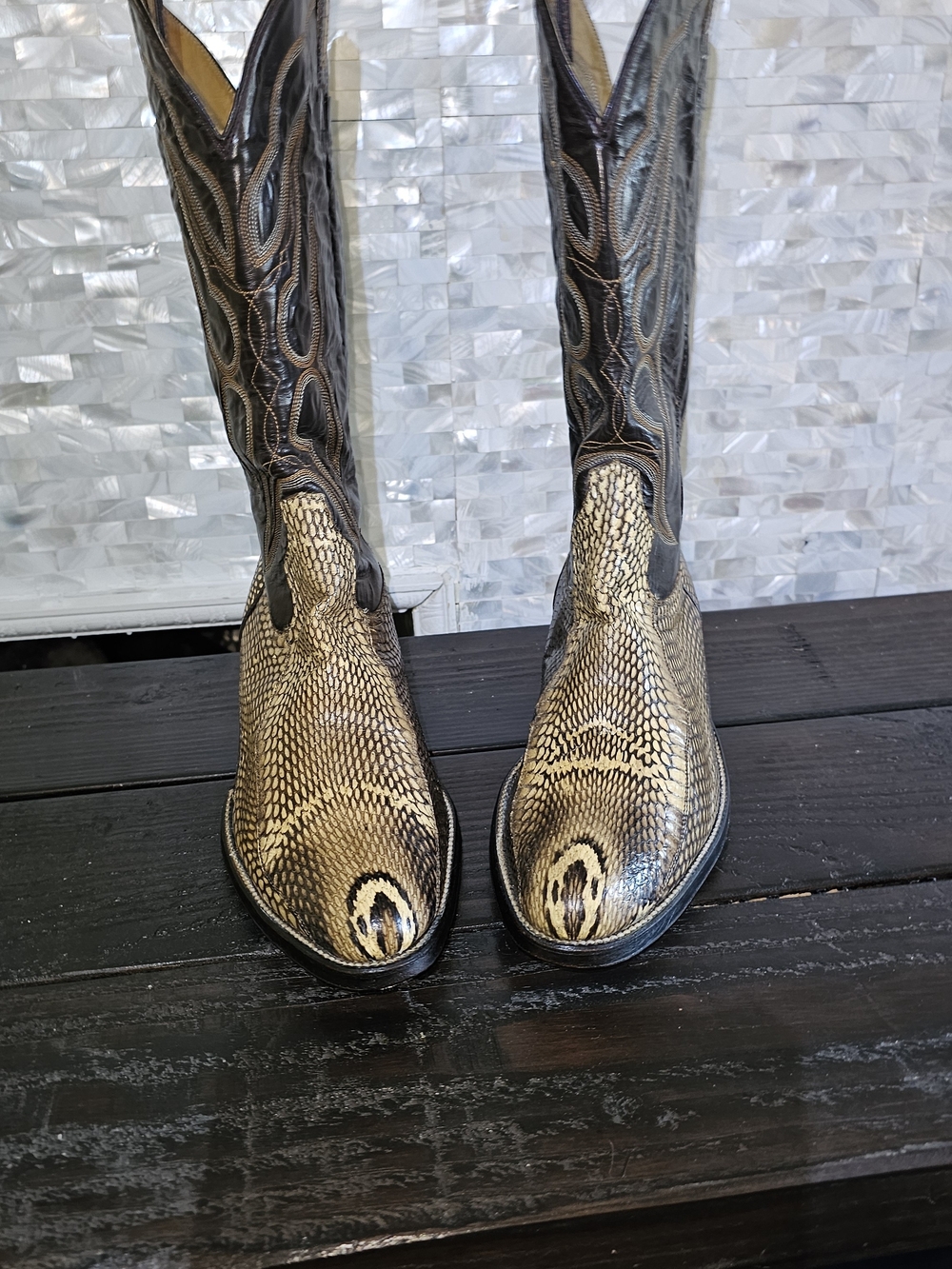 Premium Cobra snakeskin boots size 10.5  In very good original condition